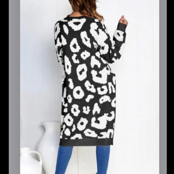 Black & White Leopard design long sleeve C… - Picture 3 of 4